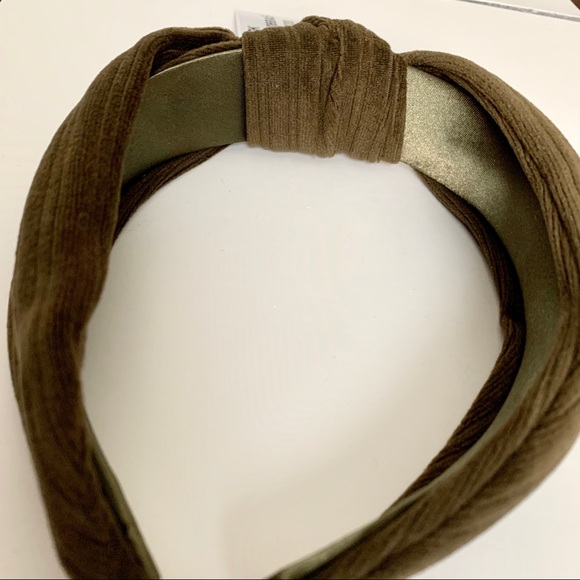 Soft Brown Fabric Headband with Knot Detail - Picture 2 of 4